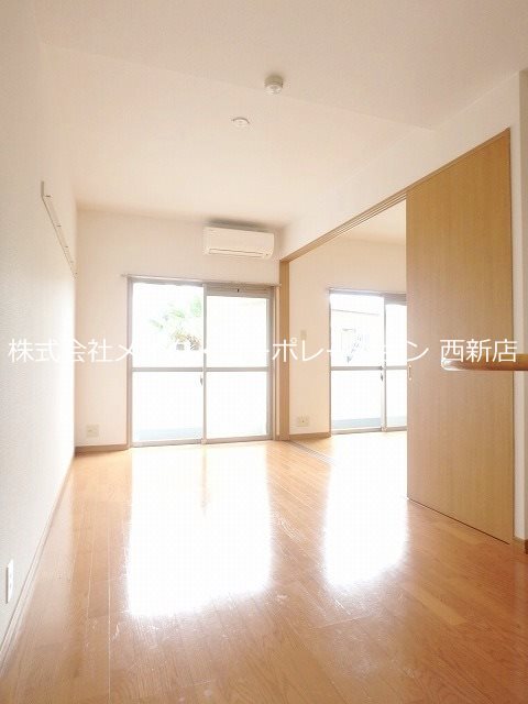 リビング サンフォレスト泉 リビング