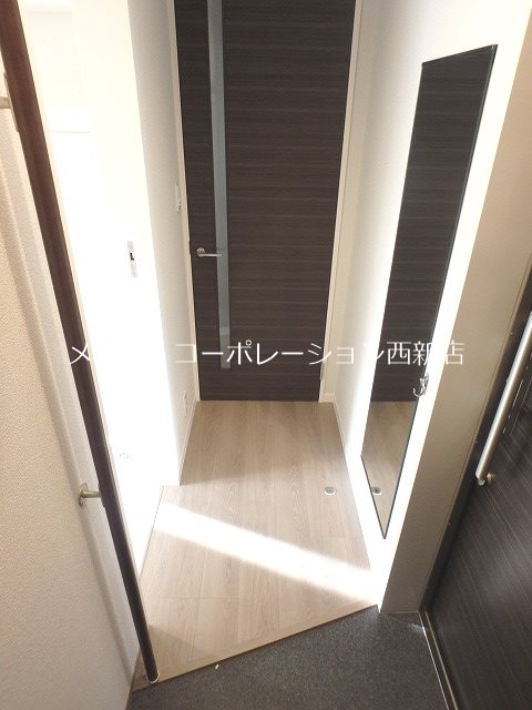 シャーメゾン西新ステーション 玄関