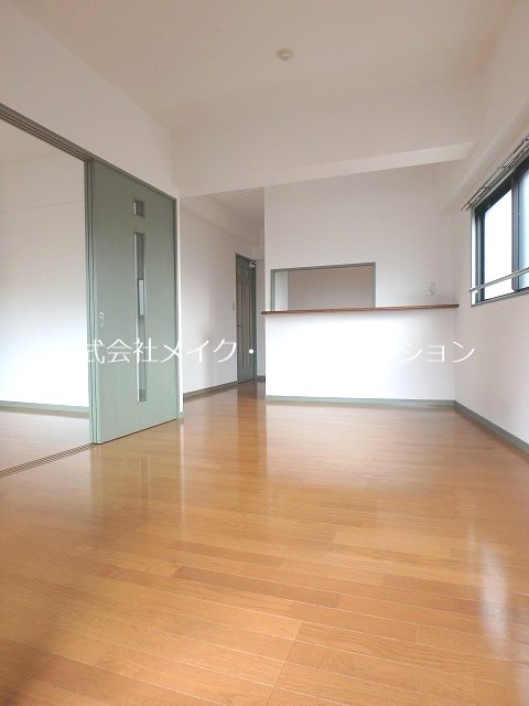 リビング The Glade Residence West リビング