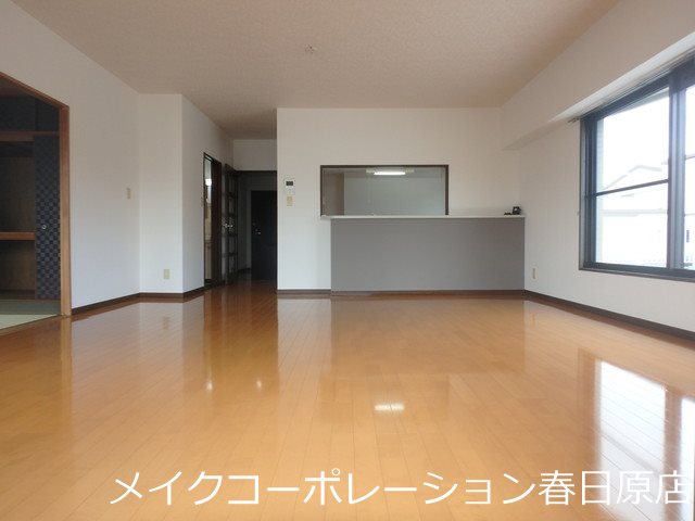 ロイヤルクローバー リビング