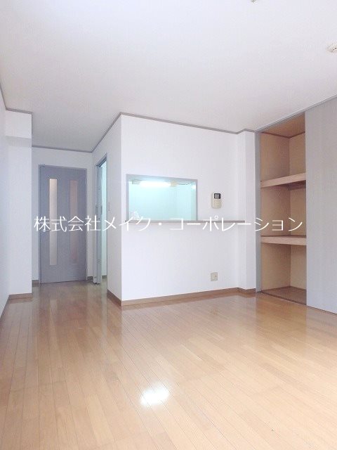 リビング エリーナプラザ西新西 リビング