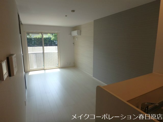 写真は同型タイプ D-room光丘 リビング