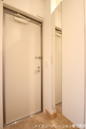 グラースT 玄関