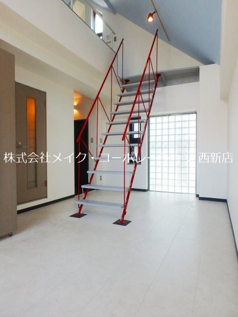 KDXレジデンス西新～ネット無料～ リビング