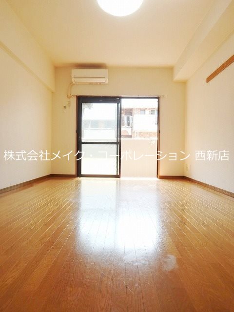 ナウパレス百道浜～ネット無料～ リビング