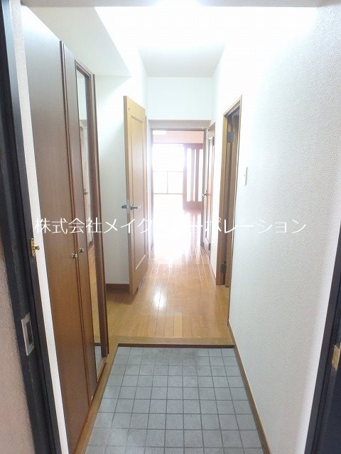 ブライトヒルズ小田部 玄関