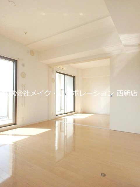 ステイツ姪浜駅前 リビング