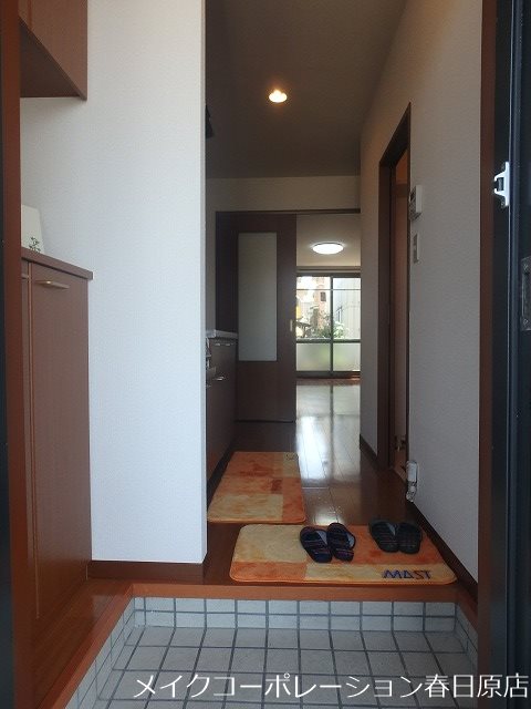 写真は同型タイプ セピアコート白水ヶ丘 玄関