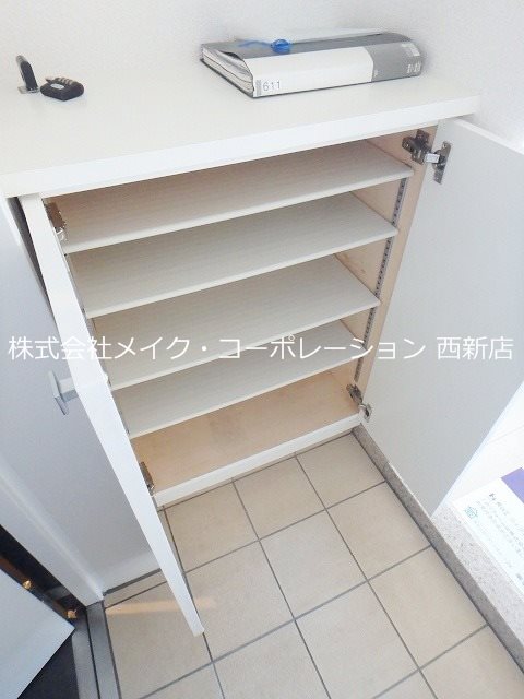 玄関 レジディア西新【Bタイプ】 玄関