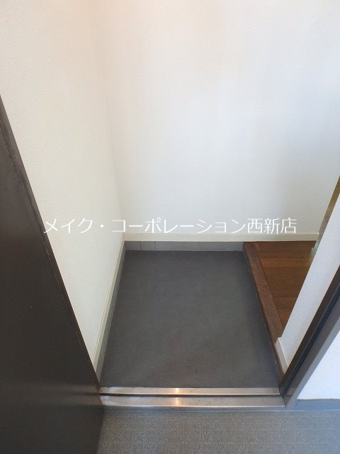 ウエルス西新 玄関
