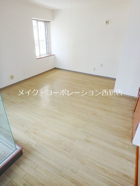 コートヴィラ・サヌイ リビング