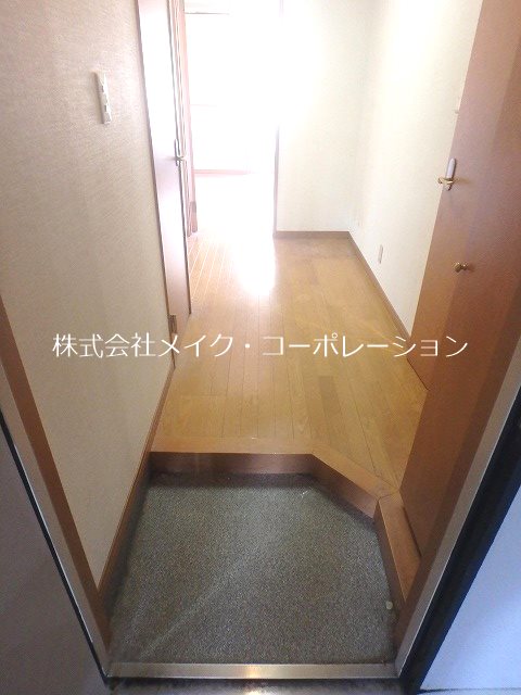 メゾンドルシエール 玄関