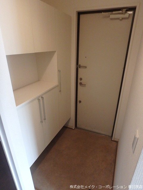 セジュールトリニテA棟 玄関