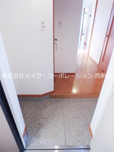 ヴィルコート城南 玄関