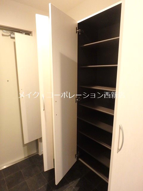 ボヌール・ロジュマン　E棟 玄関