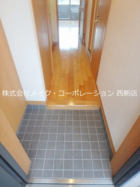 アイレ茶山 玄関