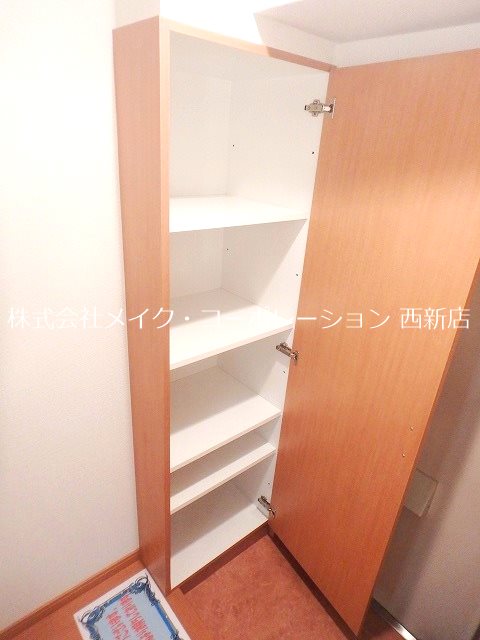 玄関 サンセット室見~ネット無料~ その他8