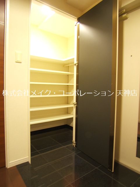 コアマンション大手門タワー 玄関