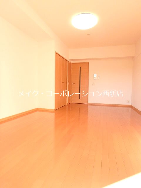 ドミール西新～ネット無料～ リビング