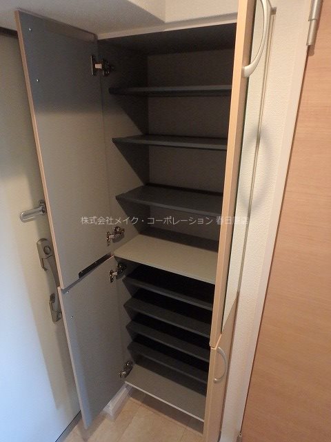 写真は同型タイプ グランディール髙原 玄関