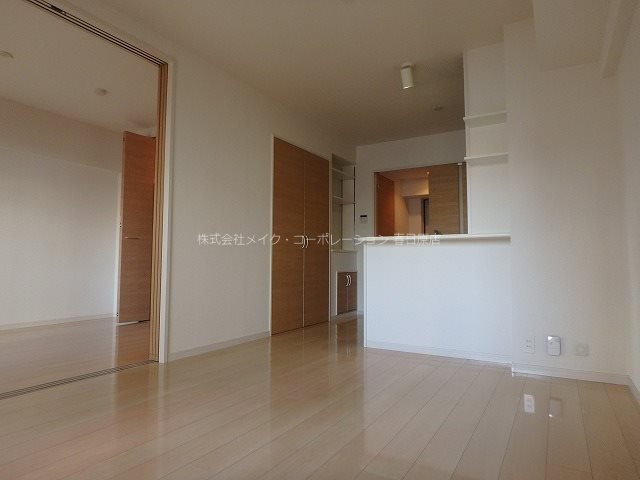 写真は同型タイプ グランディール髙原 リビング