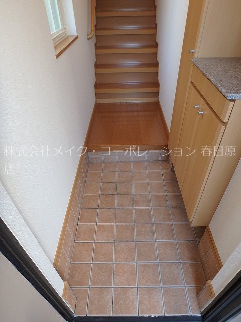 Sunlit House 玄関