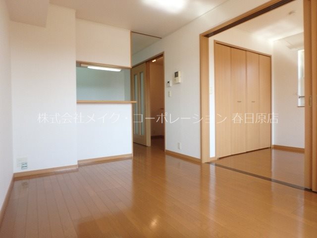 Sunlit House リビング