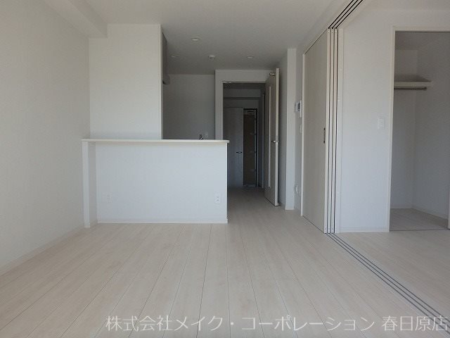 写真は同型タイプ 春日コンドミニアム リビング