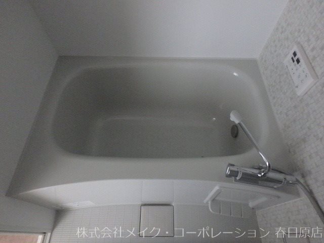 写真は同型タイプ 春日コンドミニアム 風呂画像