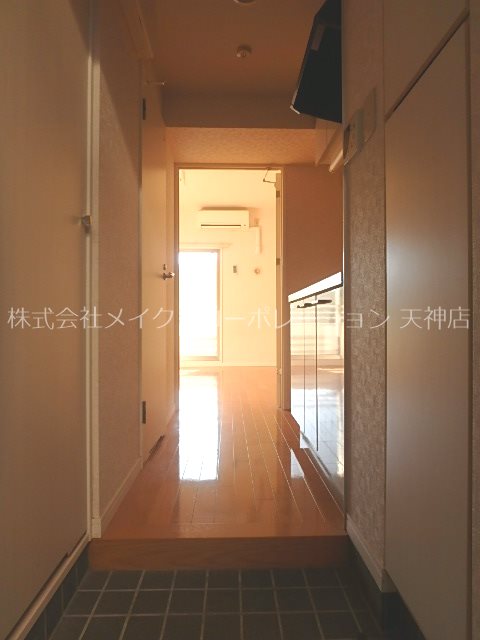 実際のお部屋はこの写真の反転タイプとなります。 サヴォイグランデス 玄関