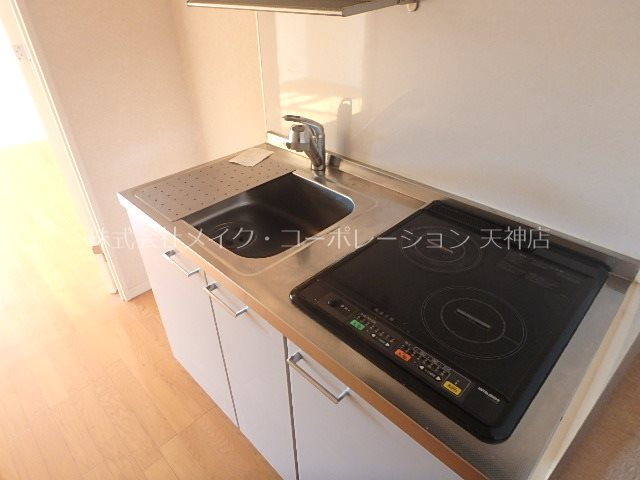 実際のお部屋はこの写真の反転タイプとなります。 サヴォイグランデス キッチン