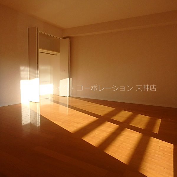 実際のお部屋はこの写真の反転タイプとなります。 サヴォイグランデス ベッドルーム