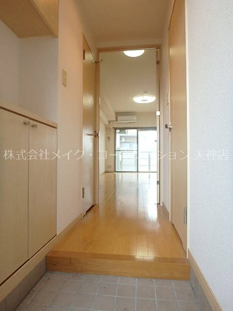 玄関 リヴェール渡辺通南 玄関