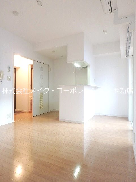 リビング メゾンドリバティ西新 リビング