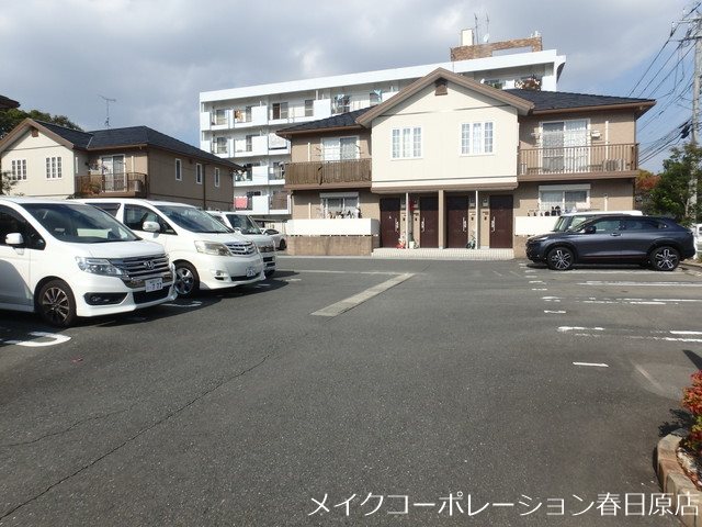 プリムローズヤヒロA棟 駐車場