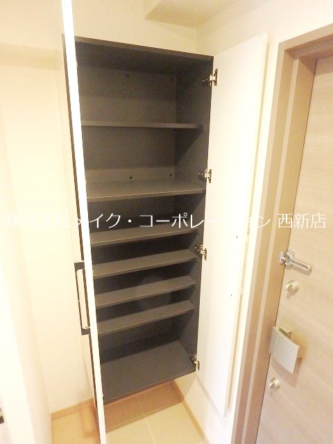 キルンズ西新~ネット無料~ 玄関