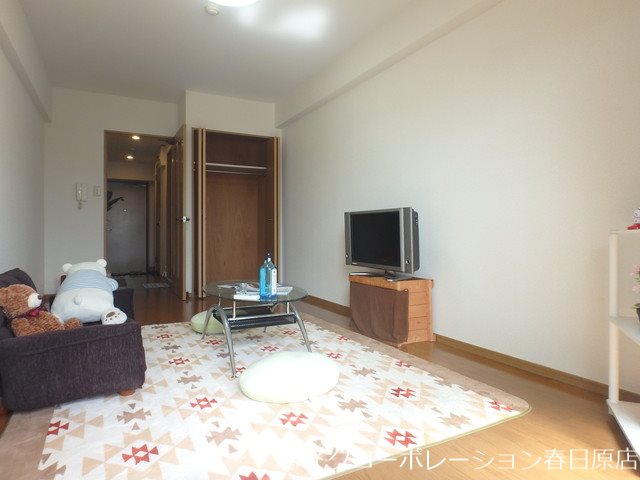 写真は同型タイプ エース弐番館 リビング