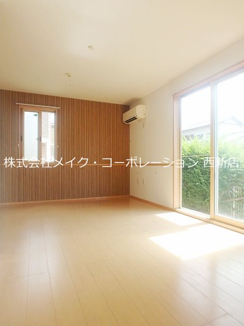 メープルコートＡ棟～駐車場2台付き～ リビング