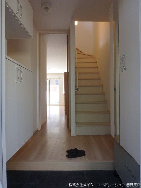 D-room平和 弐番館 玄関