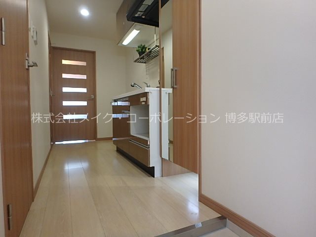 ロイヤルコンフォート渡辺通 玄関