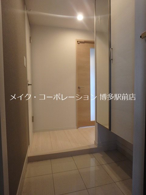 ラクラス呉服町 玄関