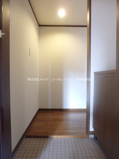 川口ビル 玄関