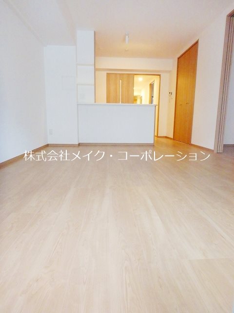 写真は同施工会社のもの(現況優先) ル パルテール城南 リビング