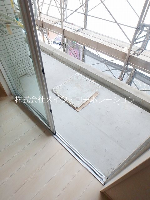 写真は同施工会社のもの(現況優先) ル パルテール城南 ベランダ