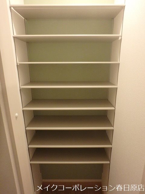 グラースT 玄関