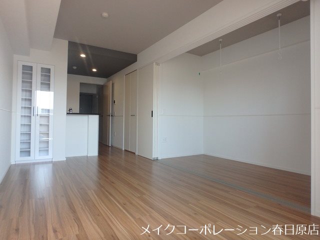 写真は同型タイプ Neues Land リビング