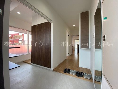 日商岩井今泉マンション 玄関