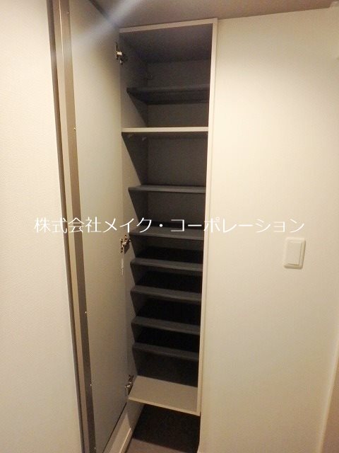 SUNNY　CREST　NISHIJIN 玄関