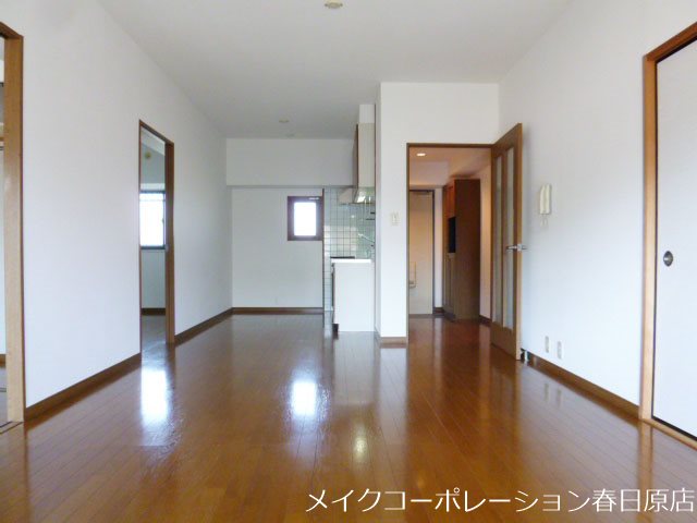 写真は同型タイプ キャッスル32 リビング