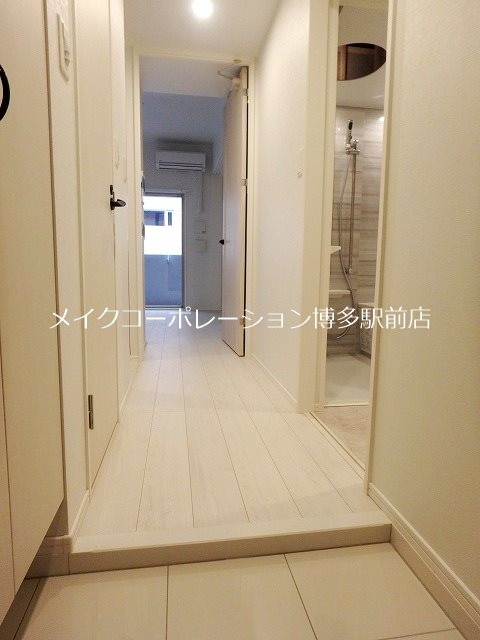 玄関 エンクレスト博多駅前ART 玄関